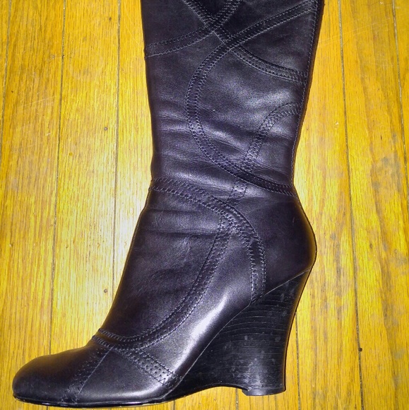 Aldo Genuine Leather Boots, Black, Euro size 9 but fits 8 or 8.5 - Picture 2 of 3